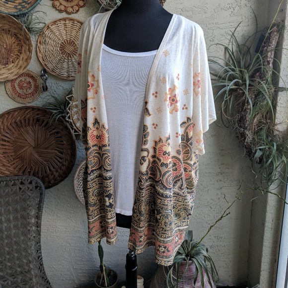Coco's Clozet Tops - Coco's clozet 2X NWT kimono boho print over piece